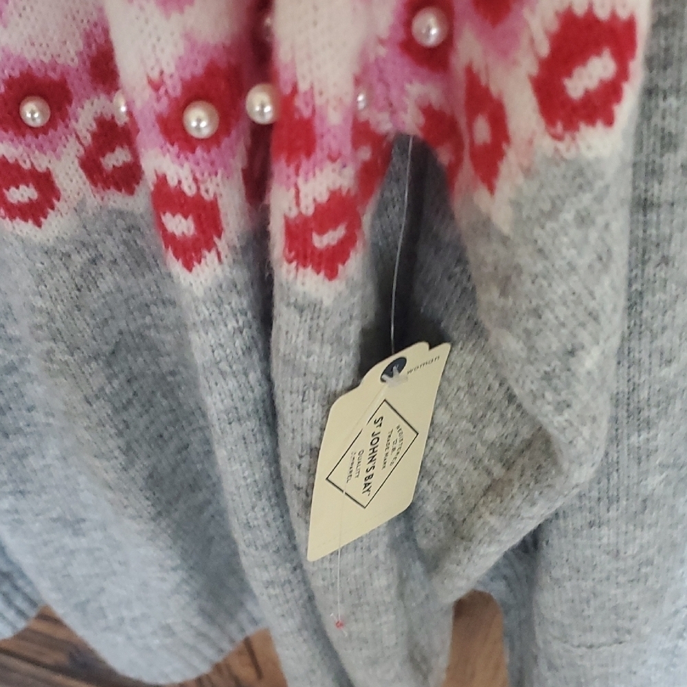 St. John's Bay Gray Turtleneck with Pink and Red Accents - Picture 3 of 8